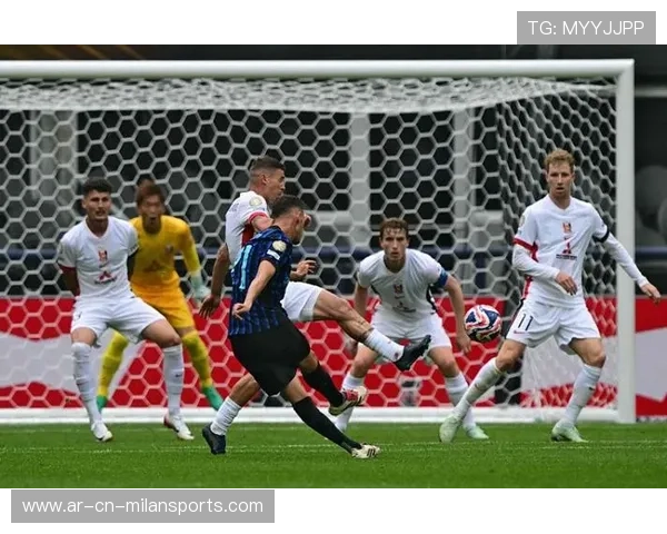 劳塔罗倒三角配合后破门，国际米兰全队狂欢